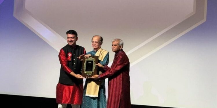 उत्कृष्ट अभिनयाला सातासमुद्रापार मिळाली दाद!