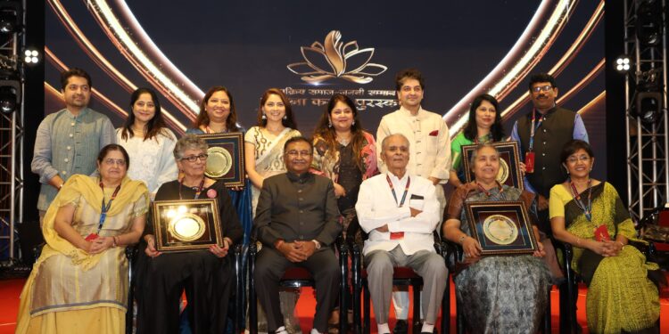 कर्तृत्ववान महिलांच्या पाठीवर ‘प्रवीण मसालेवाले ट्रस्ट’ची कौतुकाची थाप!