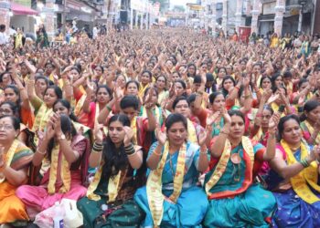 35 हजार महिलांनी केला महाआरतीचा गजर, स्त्री शक्तीचा जागर!