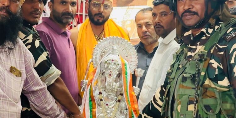 पुण्यातील ‘श्रीमंत’ दगडूशेठ थेट काश्मीरात विराजमान