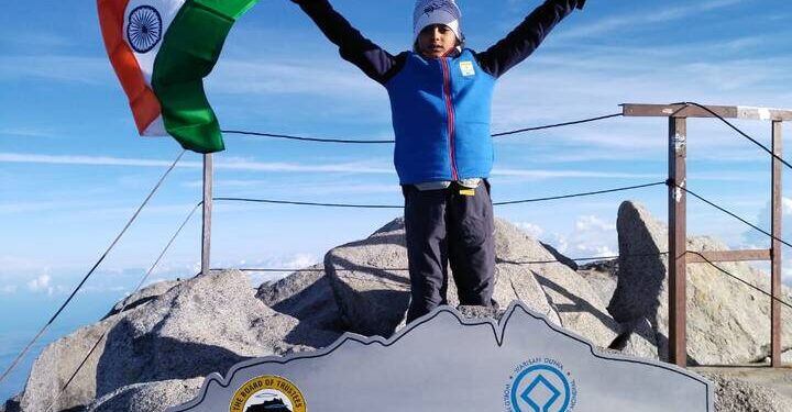 ठाण्याच्या ‘चिमुरडीने’ दहाव्या वर्षी सर केले रशियातील उंच शिखर