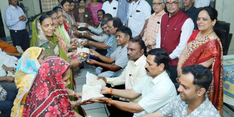 देवदासींसोबत जो़डले बंधुत्वाचे नाते!