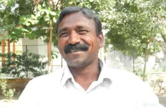 दुष्काळी गावाला पाणीदार करणारा अवलिया!