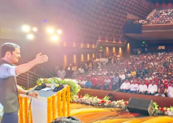 मुलांना संघर्षाचे मोल कळू द्या : विश्वास नांगरे पाटील …ऐश्वर्य व्याख्यानमालेच्या तिसऱ्या पर्वात बहुमोल मार्गदर्शन