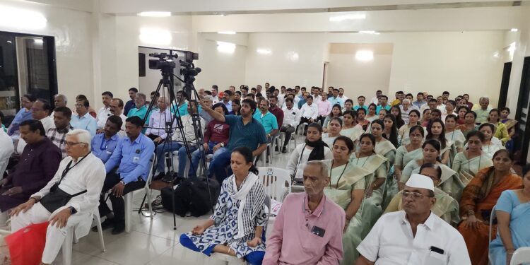 ताणतणावांतून मुक्ती आणि मनःशांतीसाठी ध्यान उपयुक्त – डाॅ. संप्रसाद विनोद