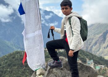 सहावीतील विराज देसाईने सर केला एव्हरेस्ट बेस कॅम्प !