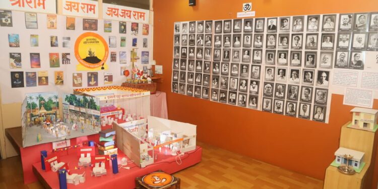 ज्ञानगणेशाच्या रूपाने साकारली साहित्य संमेलन विशेष सजावट