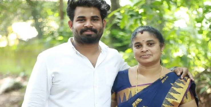 माय-लेकाने एकाचवेळी मिळवले स्पर्धा परिक्षेत यश