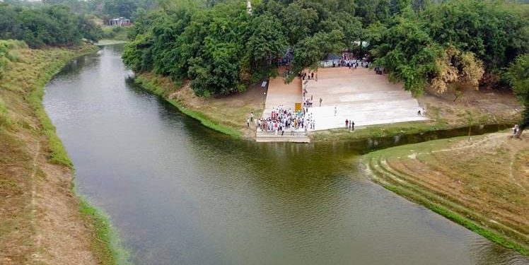 नागरिकांच्या एकजुटीने दिले नदीला जीवनदान
