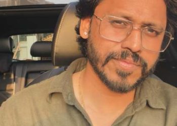 पृथ्वीक प्रतापने घेतली मराठी शाळा दत्तक